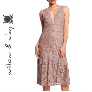 NWT✨Willow & Clay✨STUNNING😍 Lace Dress!